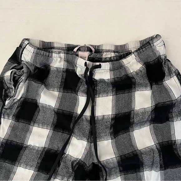 🎉6/$26🎉VICTORIA’S SECRET Buffalo Plaid Wide Leg PJ Pants - Picture 4 of 4